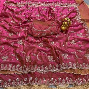 VASTRA COTTAGE Elegante Saree de Fiesta de Seda Pura con Cuentas Doradas y Lentejuelas Bordadas a Mano, Saree de Boda de Diseñador con Brillo de Terciopelo - Product Image 1