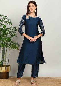 Conjunto de Top y Pantalón Bordados en Seda Vichitra con Dupatta con Trabajo Jari, Elegante Traje Étnico de Tres Piezas para Mujer, Largo de 45 Pulgadas - Product Image 2