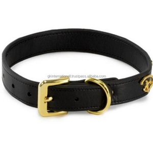 Collier de chien en cuir de qualité supérieure noir sur mesure de conception de signature classique avec des coutures de bord durables et du matériel en laiton plaqué or - Product Image 4