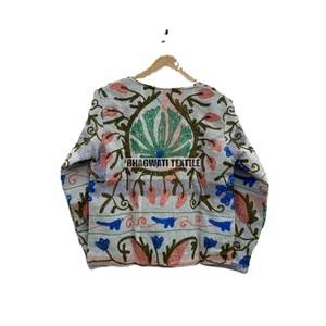 Hermoso abrigo de bordado Floral Unisex mano India Suzani bordado borde crudo Kantha chaqueta impresa tela de algodón regalo especial - Product Image 2