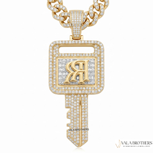 Pendentif personnalisé en moissanite, pendentif clé en moissanite avec pierres taille baguette, charme hip-hop de luxe pour homme, à porter au quotidien - Product Image 1