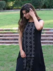Vestido Maxi Étnico de Algodón Hecho a Mano, Kurti Largo sin Mangas con Bordado Tribal Geométrico Tradicional para Mujer, Kaftán Bohemio de Verano - Product Image 4