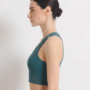 Soutien-gorge de sport côtelé pour femme à maintien élevé, dos nageur, couleur unie, logo frontal, respirant, en Spandex et Polyester, avec coussinets amovibles - Product Image 3