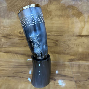 Corne de buffle et de boeuf de qualité supérieure pour boire du whisky et de la bière Décoration de style d'amour sculpté Fournisseur OEM personnalisable - Product Image 1