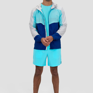 Ensemble deux pièces hiver grande taille imprimé à capuche en polyester/nylon coupe-vent : veste et short à cordon de serrage - Product Image 1