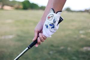 Gant de golf - Cuir synthétique respirant, accessoires de golf haut de gamme, taille unique pour la plupart des utilisateurs - Product Image 4