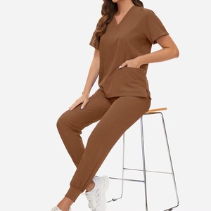 Nouvel ensemble de blouses d'infirmière unisexe haut de gamme 2026 – Uniforme confortable et pratique avec pantalon jogger en tricot 100 % polyester – Marque privée - Product Image 5