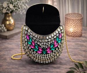 Pochette de mariée artisanale avec pierres Kundan et poignée en perles, sac à main ethnique de créateur pour mariage - Product Image 5