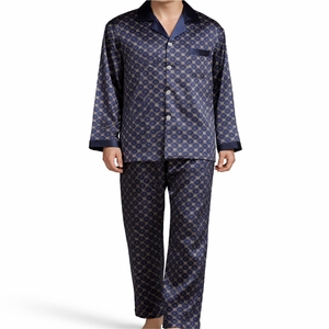 Conjunto de pijama de satén para hombre, ropa de dormir estilo seda con botones y manga larga, ropa de dormir cómoda, tela ligera para hombre - Product Image 2