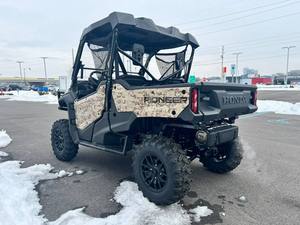 Véhicule utilitaire récréatif Pioneer 1000 Deluxe UTV pour usage commercial, agricole et extérieur - Product Image 2