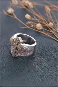 Bague pour homme de qualité supérieure plaquée rhodium, style hip-hop, avec lettres et pierres de moissanite créées en laboratoire - Product Image 3