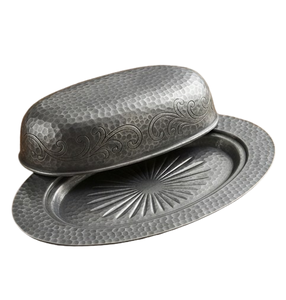 Beurrier ovale en métal avec couvercle, design vintage artisanal, motif gravé, pour la table de cuisine - Product Image 4