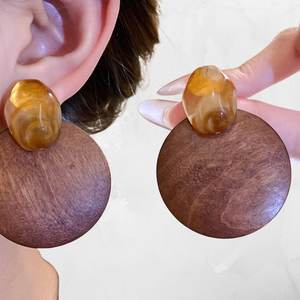 Boucles d'oreilles en disque de bois avec capuchons de perles en ambre, design grain de bois naturel, composants de bijoux pour la création et les accessoires - Product Image 6