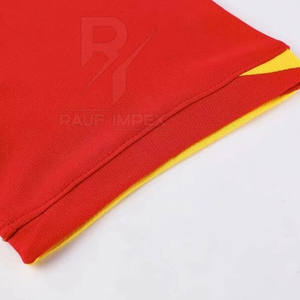 Tenue d'équipe de football personnalisée pour l'entraînement et les matchs, design en matériau léger et performant, uniforme de football - Product Image 4