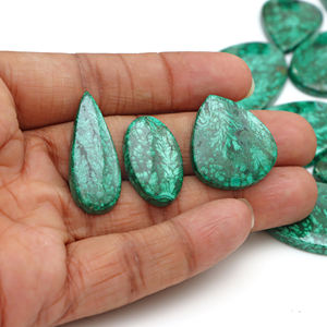 Vente en gros de cabochons en malachite naturelle en forme de feuille, cristaux de malachite faits à la main, pierres précieuses en vrac pour la fabrication de bijoux - Product Image 5