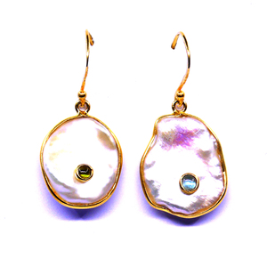 Pendientes de Perlas de Agua Dulce Chapados en Oro con Piedras Preciosas Engastadas en Bisel, Joyería Minimalista para Mujer, Uso Diario - Product Image 2