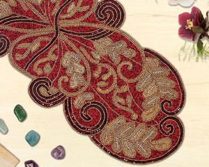 Chemin de table artisanal de luxe brodé de fleurs, écologique et durable, en tissu au design glamour, tapis décoratif pour table à manger - Product Image 6