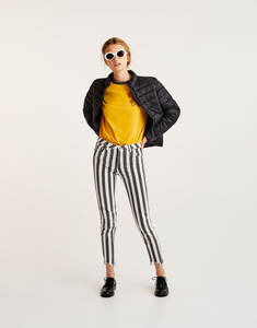 เสื้อแจ็คเก็ตบุใยสังเคราะห์กันน้ำสำหรับผู้ชาย รุ่น OEM ขายส่ง ปรับแต่งได้ สไตล์ลำลอง สำหรับฤดูหนาว ปี 2026 เสื้อแจ็คเก็ตอุ่นๆ สำหรับผู้ชาย - Product Image 5