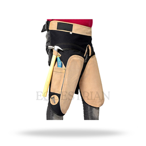 Chaps de fermeur en cuir à jambes fendues pour le soin des sabots de cheval avec poches à outils - Product Image 4