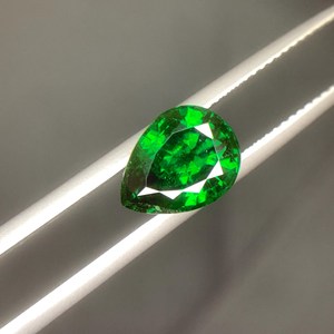 Pierre précieuse de tsavorite grenat naturelle en forme de poire, qualité supérieure, pour la fabrication de bijoux, pierre précieuse en vrac - Product Image 4