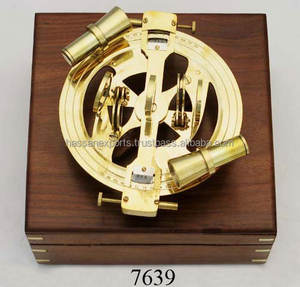 Sextante redondo de latón macizo hecho a mano indio con caja de madera para fabricación de decoración del hogar venta al por mayor - Product Image 3