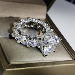 Anillo de Compromiso de Moissanita con Corte Redondo, Anillo de Halo de Plata 925, Joyería Nupcial de Lujo, Anillo de Boda para Mujer - Product Image 5