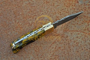 Damascus Steel <b>Drop</b> Point Hunting Knife With Yellow Marbled Handle And Leather Sheath Model 1661 - Product Image 3