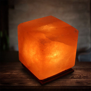 Lampe cube USB en sel de l'Himalaya raffiné avec ampoule LED multicolore, emballée dans un sachet/bouteille - Product Image 3