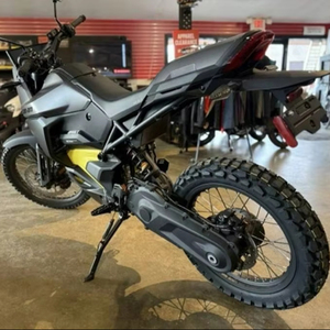 Nueva Motocicleta Deportiva Doble Propósito Can-Am Origin Carbon Black 2025 de Última Generación - Product Image 1