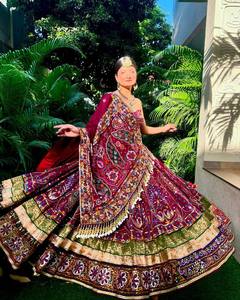 Ensemble Lehenga Choli en coton mousseline, imprimé numérique, travail de miroir, bordure en dentelle, dupatta, longueur au sol, pour fêtes et mariages - Product Image 2