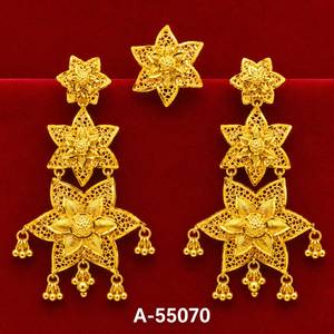 Pendientes con forma de flor chapados en oro de 24 quilates con coral y perlas de imitación para mujer, estilo de lujo para fiesta, A-55070 - Product Image 1