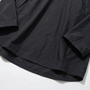 Veste poncho à capuche noire |   Manteau imperméable surdimensionné à demi-zip |   Veste coupe-vent unisexe streetwear |   Fabricant OEM personnalisé - Product Image 5