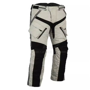 Combinaison textile élégante pour moto, idéale pour les longues balades, offrant un tissu respirant, des protections et une coupe ajustable. - Product Image 3