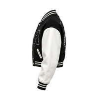 Jaket Varsity Bordir Chenille Kustom Hitam Putih Desain Logo Huruf R di Bagian Belakang Lengan Panjang Kerah Lipat Kancing Penutup