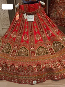 Georgette Lehenga de calidad de exportación con bordado a mano y trabajo de lentejuelas Traje de novia elegante para ocasiones especiales - Product Image 6