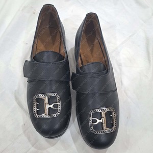 Chaussures en cuir médiévales TIGER TOUCH pour hommes, style du 18ème siècle, avec boucle, écologiques TT-902 - Product Image 1