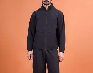 Chaqueta Deportiva Cortavientos Negra para Hombre, Personalizada con Sublimación, para Otoño, Impermeable, Estilo Vintage, de Nailon Softshell de Secado Rápido - Product Image 5