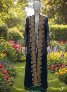 ชุดกะฟตันสีน้ำเงินอมฟ้าประดับทอง: การผสมผสานระหว่างงานฝีมือดั้งเดิมและความสง่างามทันสมัยสำหรับงานพิเศษครั้งหน้าของคุณ - Product Image 3