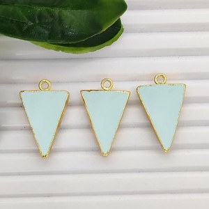 Pendentifs en pierres précieuses triangulaires plaqués or pour la fabrication de bijoux DIY - Product Image 4