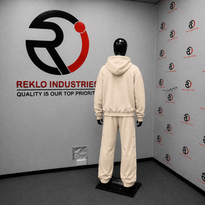 Conjunto de Sudadera con Capucha Oversize Beige Premium para Hombre, Estilo Urbano, Sudadera Pullover y Pantalones Cargo Jogger de Algodón Grueso con Forro Polar - Product Image 4
