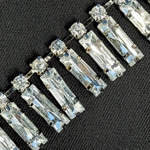 Pompon chaîne en strass acrylique à la mode - Product Image 1