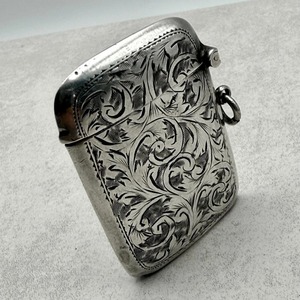 Boîte à allumettes vintage en argent avec motif floral gravé, durable pour un usage domestique - Product Image 6