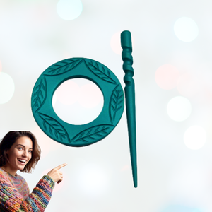 Fermoir de foulard en bois classique, idéal pour les écharpes d'automne et d'hiver, apportant chaleur, texture et un style discret. - Product Image 1