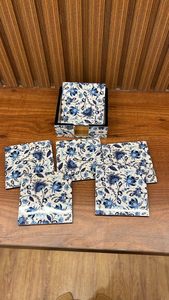 Ensemble de 6 sous-verres en MDF avec support, imprimé floral bleu, sous-verres carrés pour le thé, le café, les tasses, les mugs, les verres, protection de table - Product Image 2