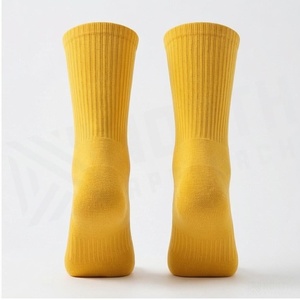 Calcetines North Approach con Patrón de Letras Amarillas, Transpirables y Casuales para Adultos - Product Image 2