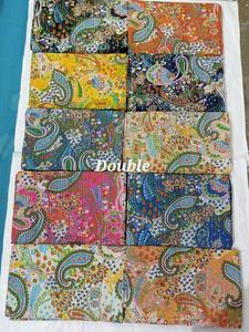 Edredón de Algodón Acolchado Reversible Hecho a Mano con Doble Kantha y Diseño Floral de Lujo para Decoración Moderna del Hogar - Product Image 2