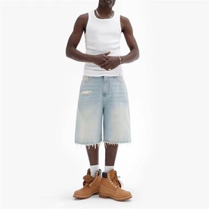 Shorts en jean asymétriques réversibles pour hommes, coupe classique en coton délavé avec blocs de couleur et détails troués - Product Image 2