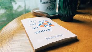 Save me an orange de Hayley Grace, livre broché, best-seller pour adultes - Product Image 4