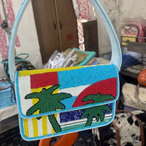 Sac bandoulière de luxe fait main avec broderie de perles et de rocailles, avec sangle réglable – Sac à main élégant et intemporel - Product Image 6
