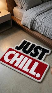 Alfombra de Lana Premium con Diseño Tipográfico 'Just Chill', Hecha a Mano, Antideslizante, en Rojo, Negro y Blanco, Diseño Decorativo - Product Image 4